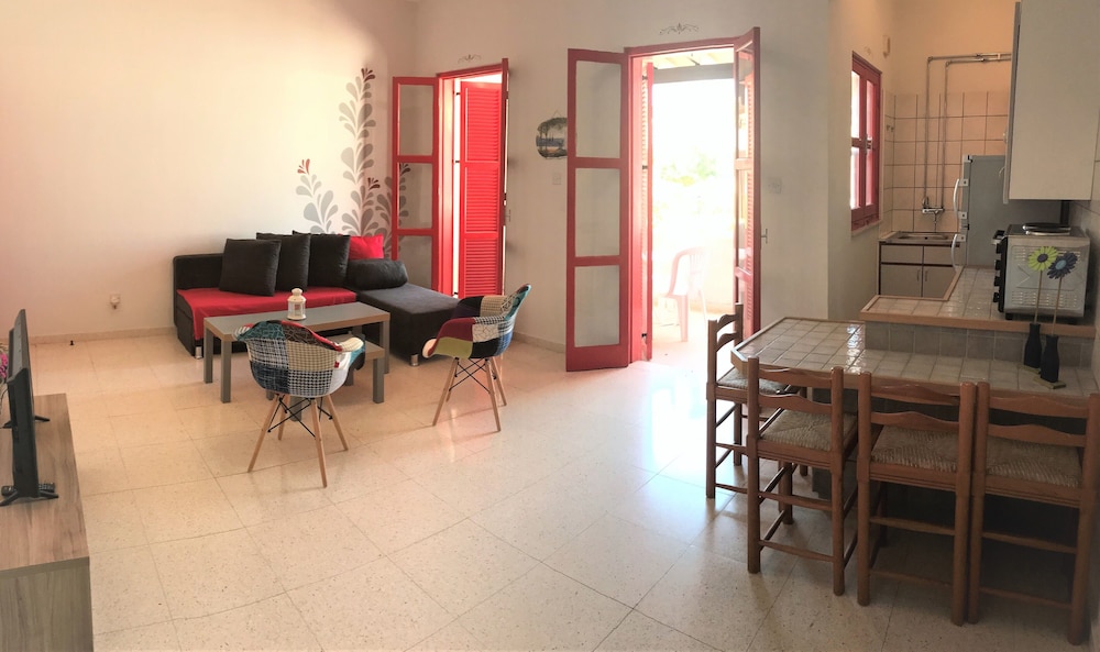 Cherry Holiday Apt Protaras DPS22 view 5
