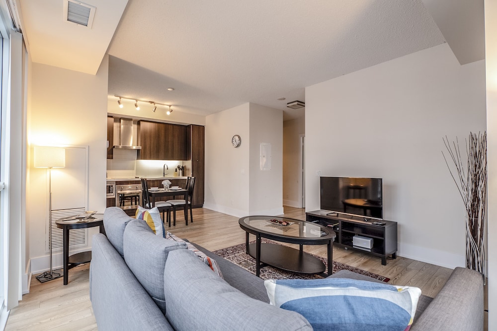 Galaxy Suites 300 Front Unit 2705 - Image 4