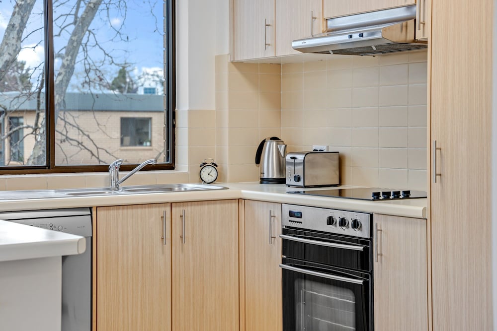 2-bed With Pool, Bbq, Tennis Court & Parking