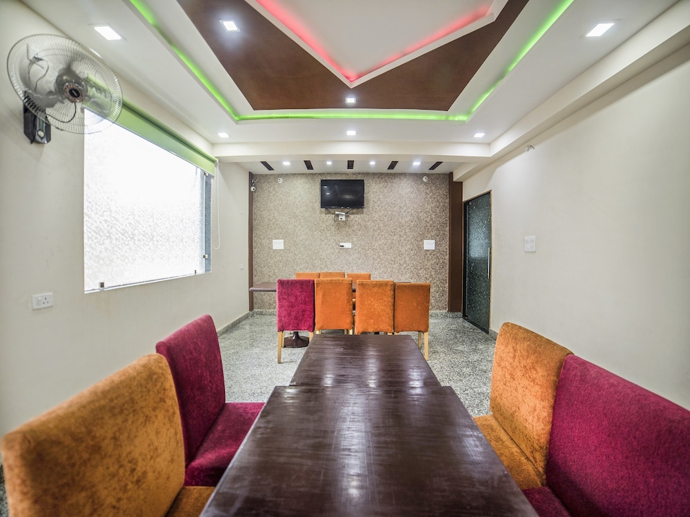FabHotel Glorify Stay