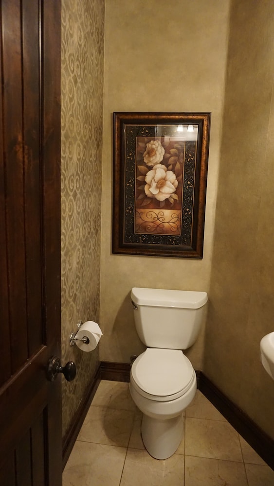 Arrowhead Manor Bed & Breakfast Inn & Event Center
