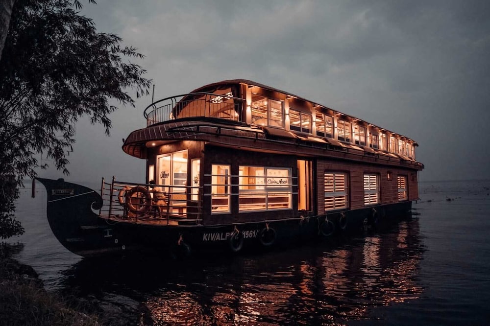 Upper Deck Boathouse