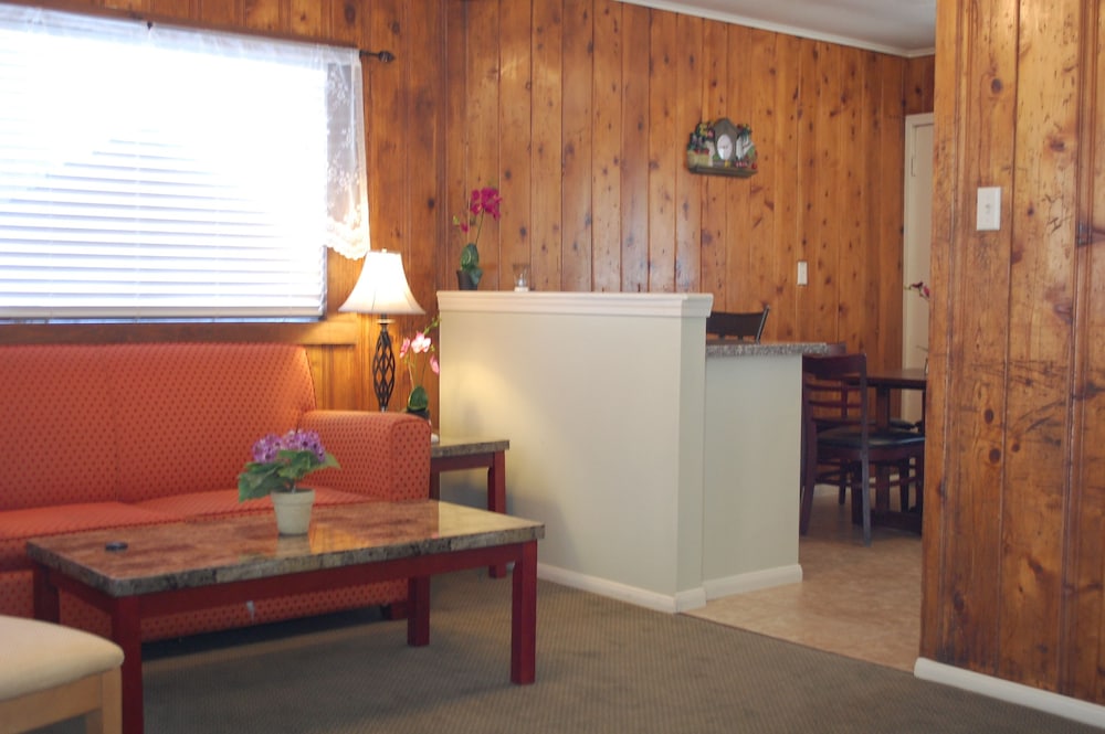 Bishop Vacations - El Rancho Motel - Property Image 71