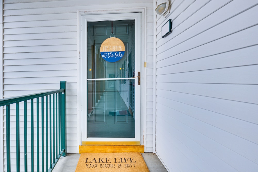 4 Mi to Dtwn: Gem w/ Lake Access in Camdenton