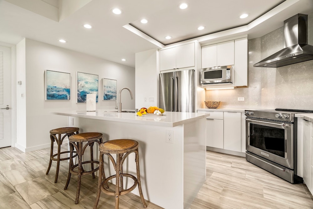 Beautifully Remodeled - Concierge Included - Spectacular View - Vrkcv