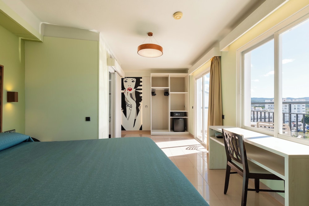 The Red Hotel by Ibiza Feeling - Adults only