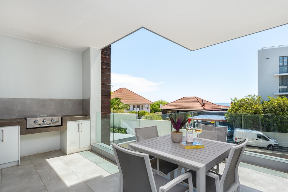 Modern 2bed Apt in Green Point Cape Town Nobelium