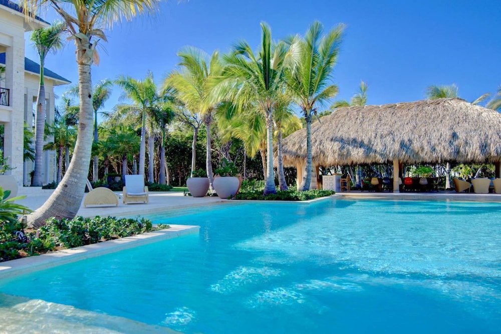 Villa Alta Gracia w Private Pool Designer Decor