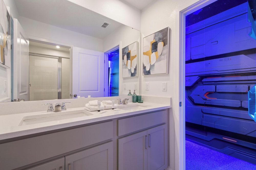 Luxe 9-bedroom Escape With Private Pool & Game Loft Solara Resort Near Disney