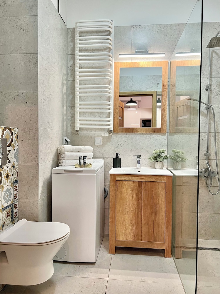 BROWARY DESIGNER APARTMENTS by Country 2 Country