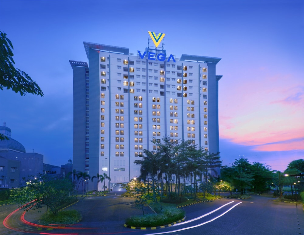 Hotel Vega Hotel Gading Serpong - Image 1