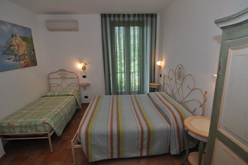 Sandra Villa Rooms photo 4