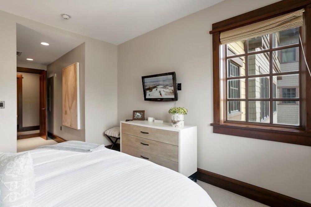 Arrowleaf Lodge- Three Bedroom Residence #307 3 Condo