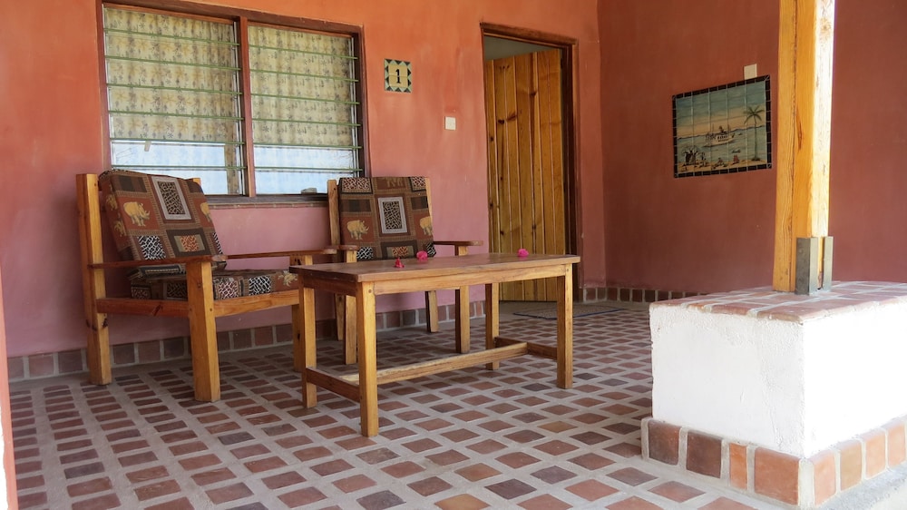 Ulisa Bay Lodge view 4