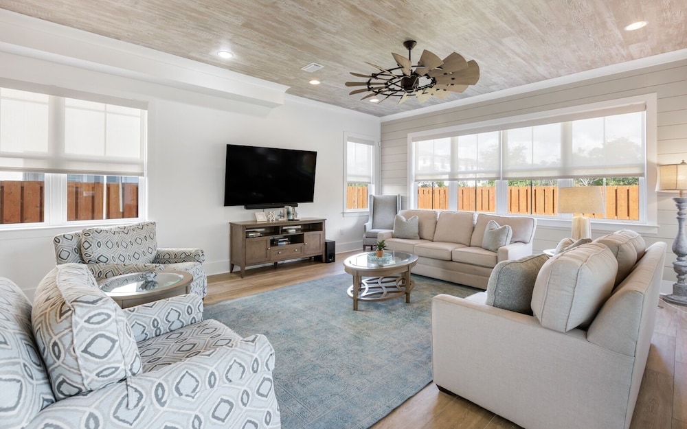 5BR Getaway w/ Private Pool, Golf Cart, 4 Bikes & 30A Convenience!