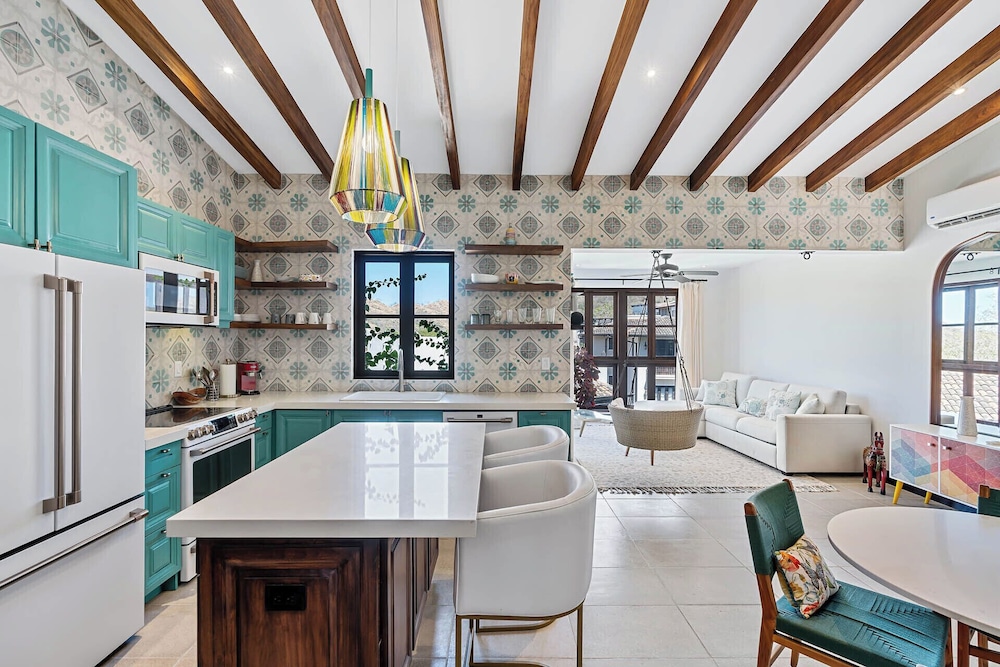 Trendy Condo with Modern Decor, Stunning Ocean Views, and Exclusive Beach Club Access