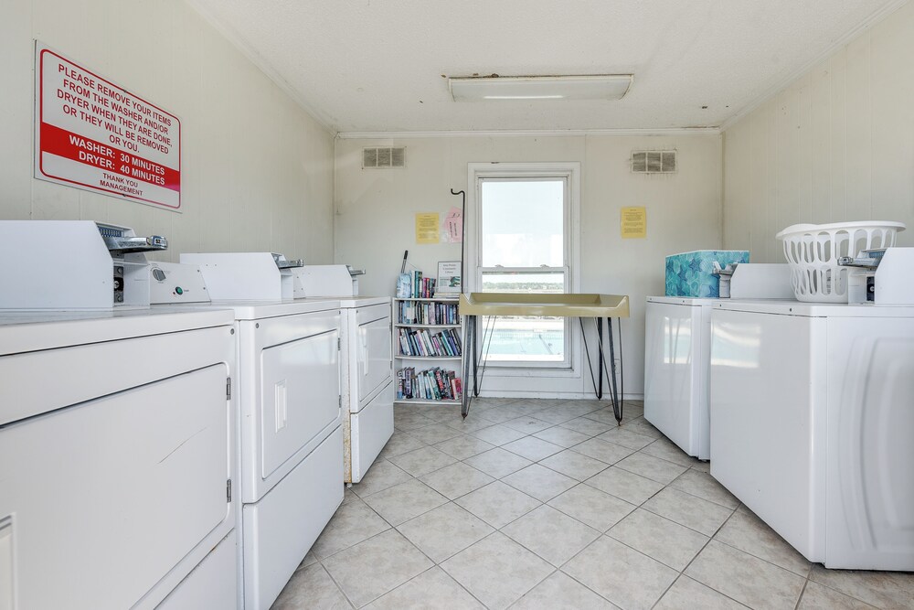 Walk to Beach & Marsh: Condo in Murrells Inlet