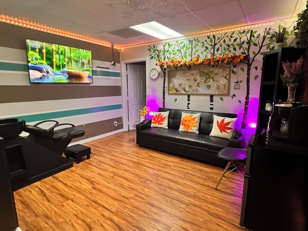 OASIS ROOM RENTAL