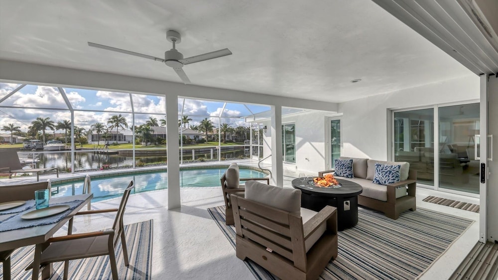 Bird Section Punta Gorda Isles, Dog Friendly, Canal, Kayaks 3 Bedroom Home