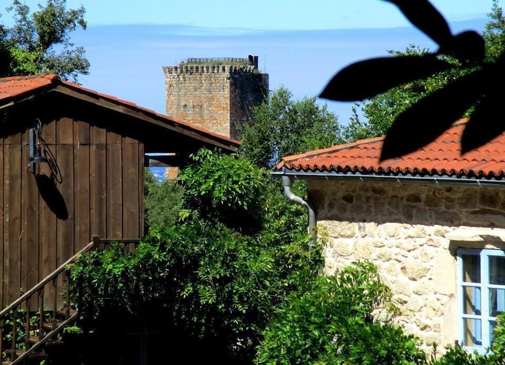 Casa do Castelo de Andrade view 3