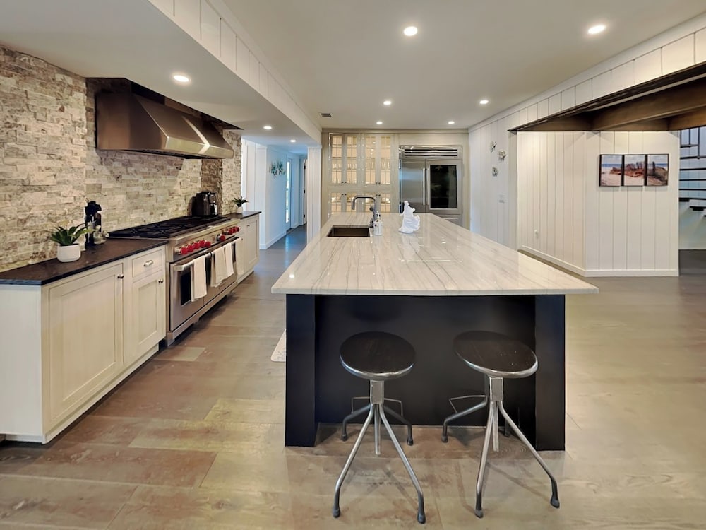 Ocean Commotion by Distinctive Beach Rentals