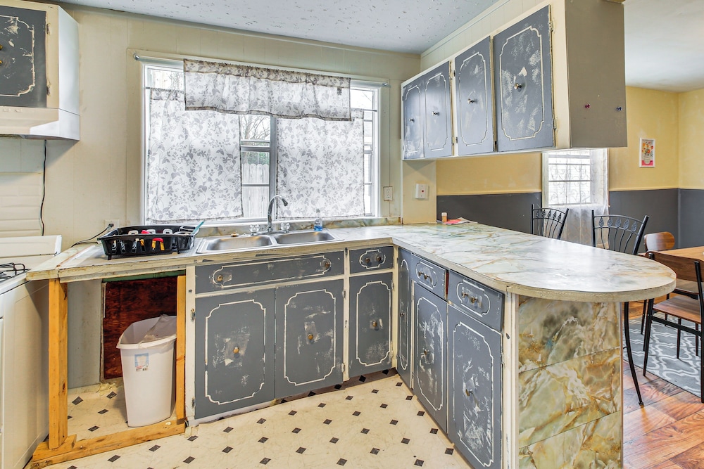 Pet-friendly Little Rock Home on Spacious Lot