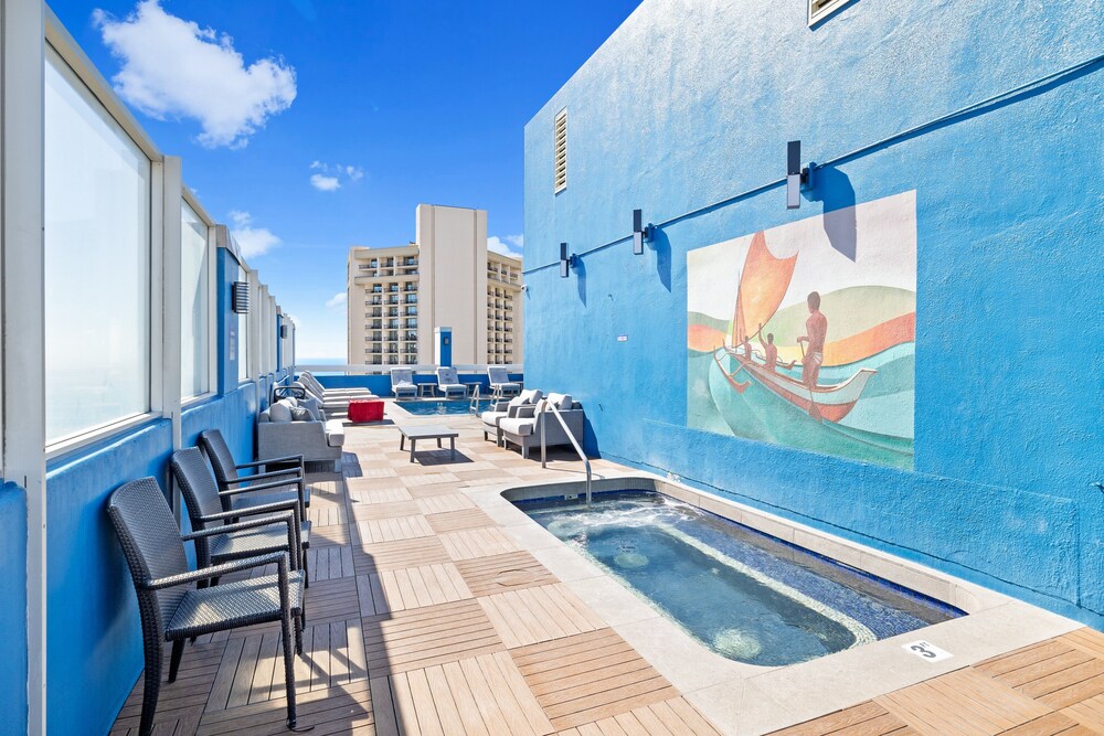 Pacific Monarch - 1 BR - Ocean & City Views