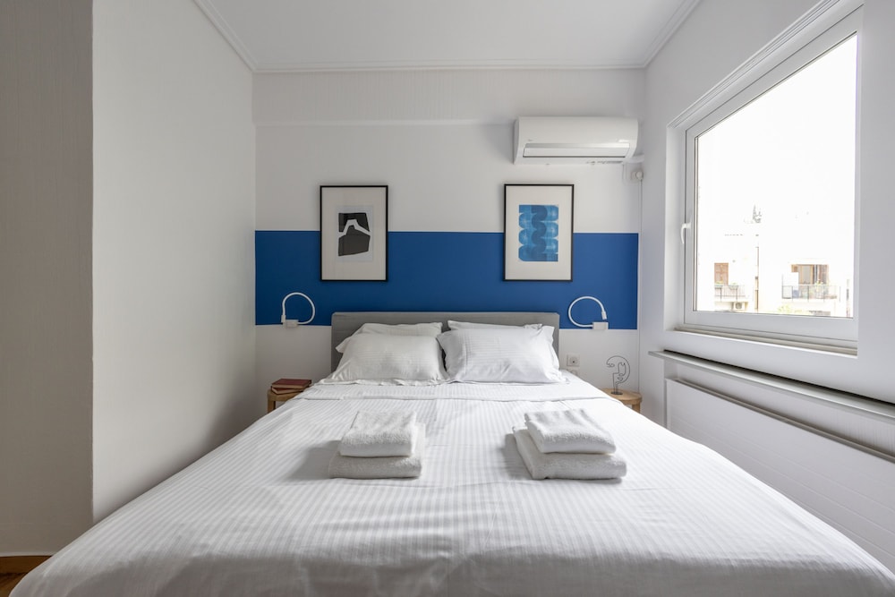 Massive 2-apartment Combo Unbeatable Acropolis Views Sleeps 9