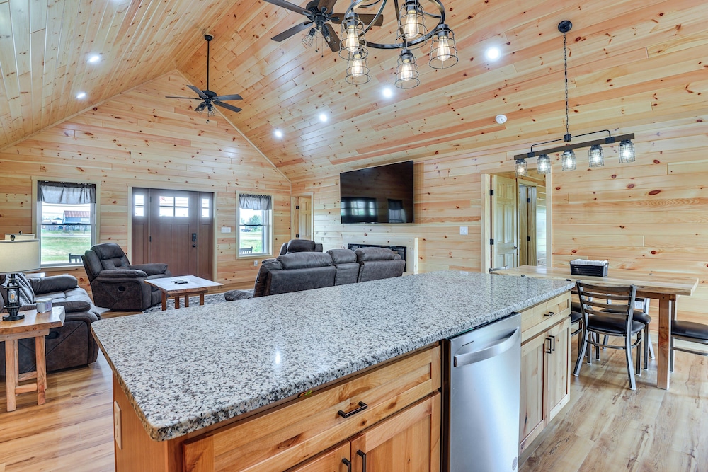 3 Mi to St Lawrence River: Spacious Ranch Home
