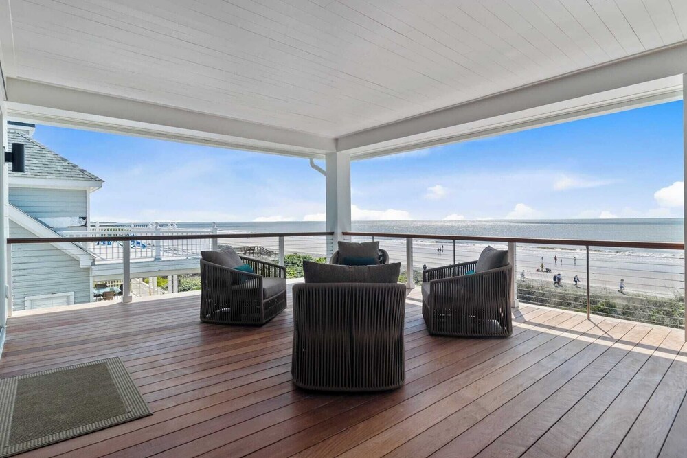 712 Ocean Blvd by Avantstay New Construction w/ Pool, Game Zone, Private Beach Access, and Oceanfront Views