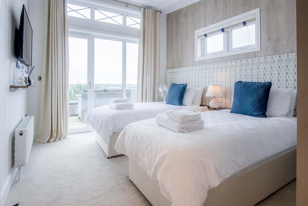 Shearwater 30 - 2 Bedroom Lodge - Summerhill