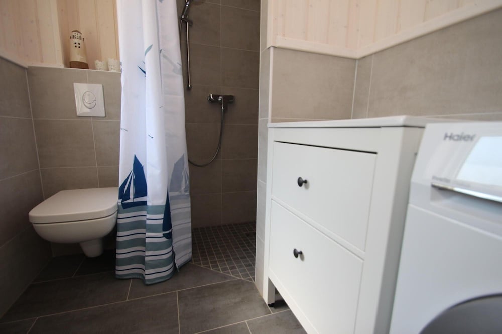 Ferienhaus mit Pool und Sauna am Duemmer See