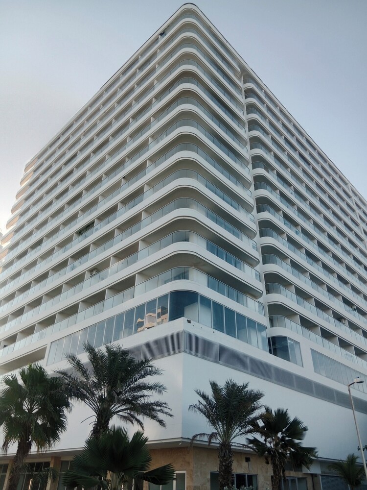 Cartagena Beach Resort 1102