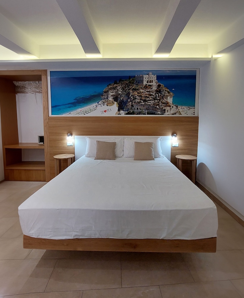 Don Francisco Rooms - Tropea view 4