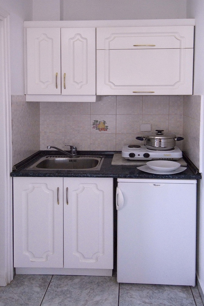 Harisis Apartments