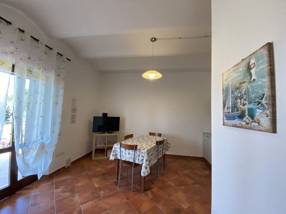 Two-room Apartment Sleeps 4 IN THE Countryside-rif Deste