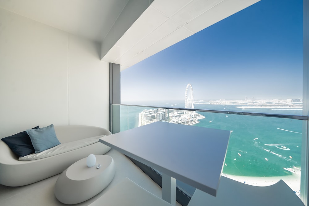 Jumeirah Gate Tower - Luton Vacation Homes