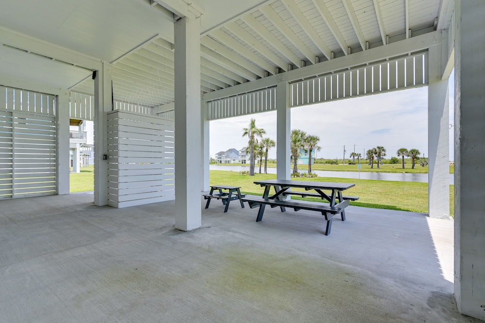 'seas The Day:' Home w/ Pool Access in Galveston