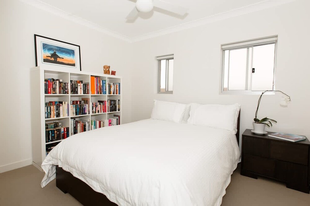 Ocean View Luxury 3 Bedroom Home With Balcony
