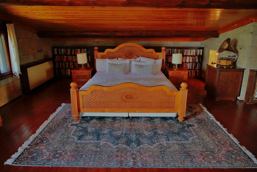 The Mira House view 3