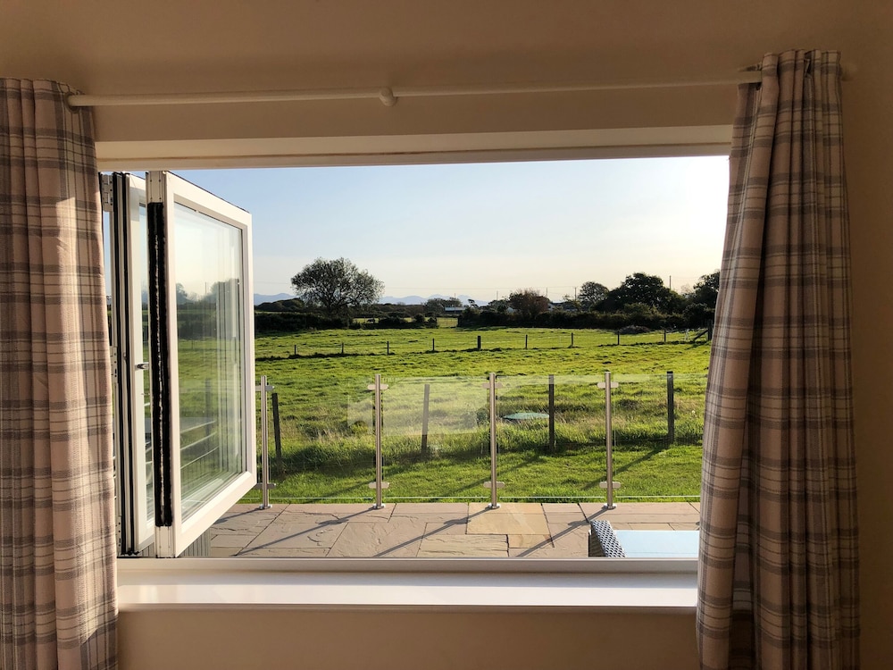 Rhos Y Foel Cottage