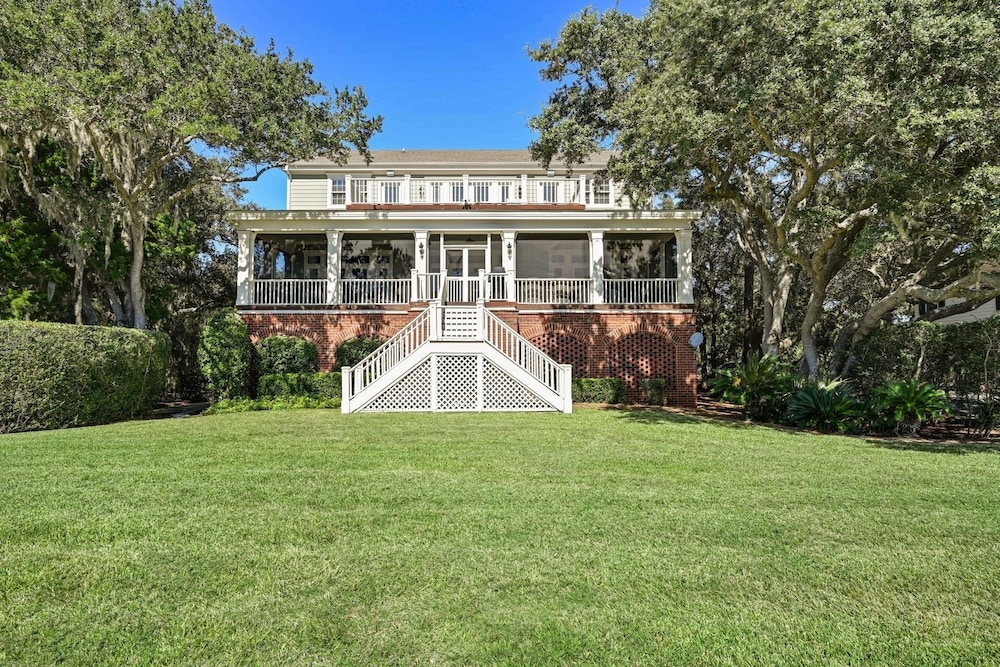 Secluded Creekfront Home 5 Bedroom Home by Peace Vacations