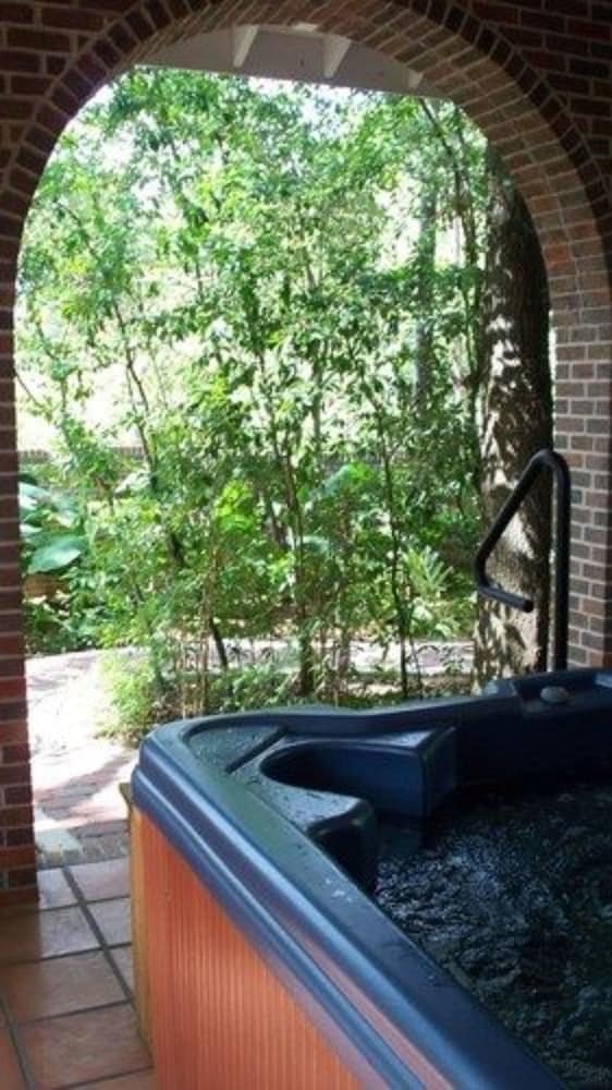Far View - A Bed & Breakfast Estate