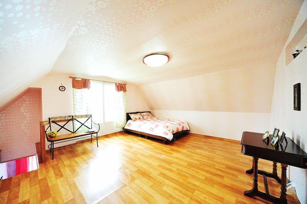 Star Song Pension