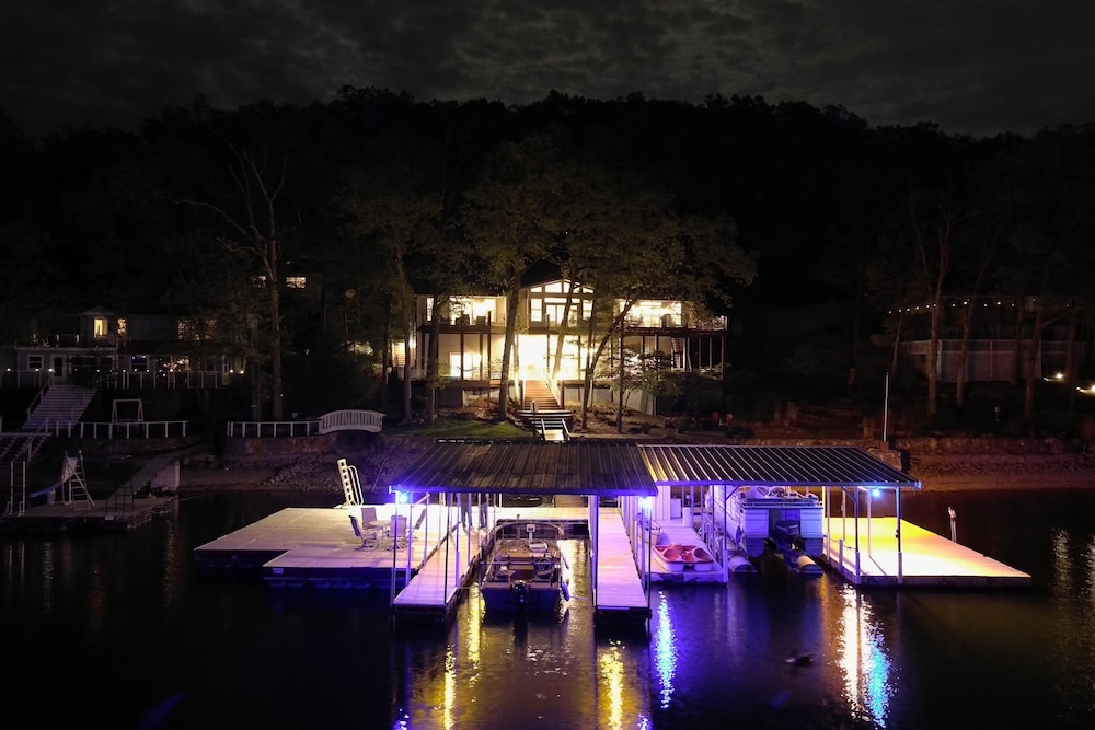 Cove Front, Kayak, Pedal Boat, and Nearby Restos