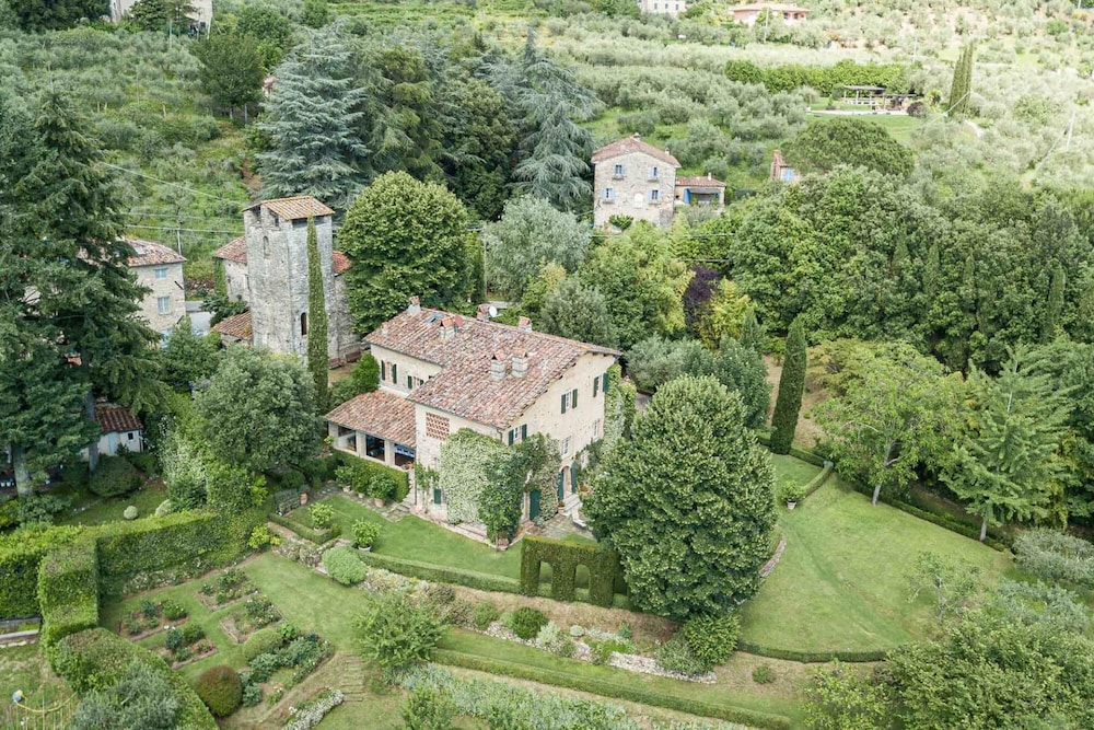 Villa La Dolce Vita in Camaiore view 2