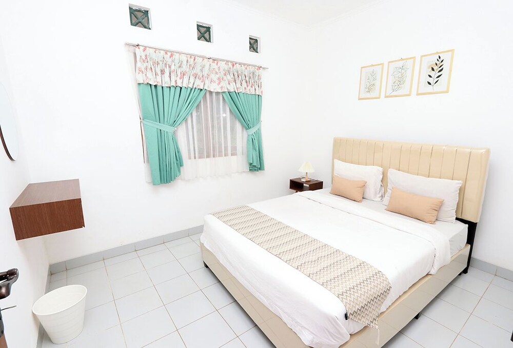 Villa ChavaMinerva Aries Ciater with Private Pool