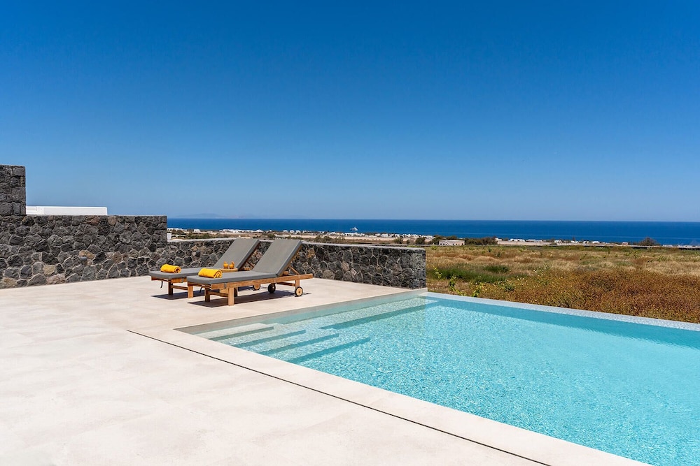 Platies Luxury Apartments Santorini