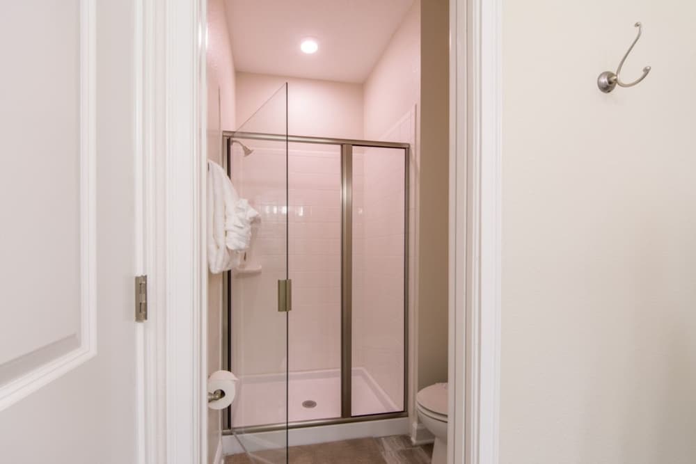 Storey Lake 3067 - Image 3