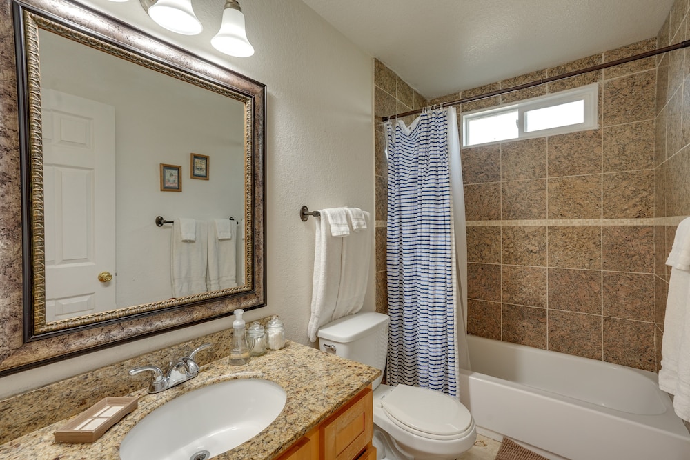 Vallejo Vacations - Vallejo Home w/ Spacious Deck, Hot Tub Views - Property Image 46